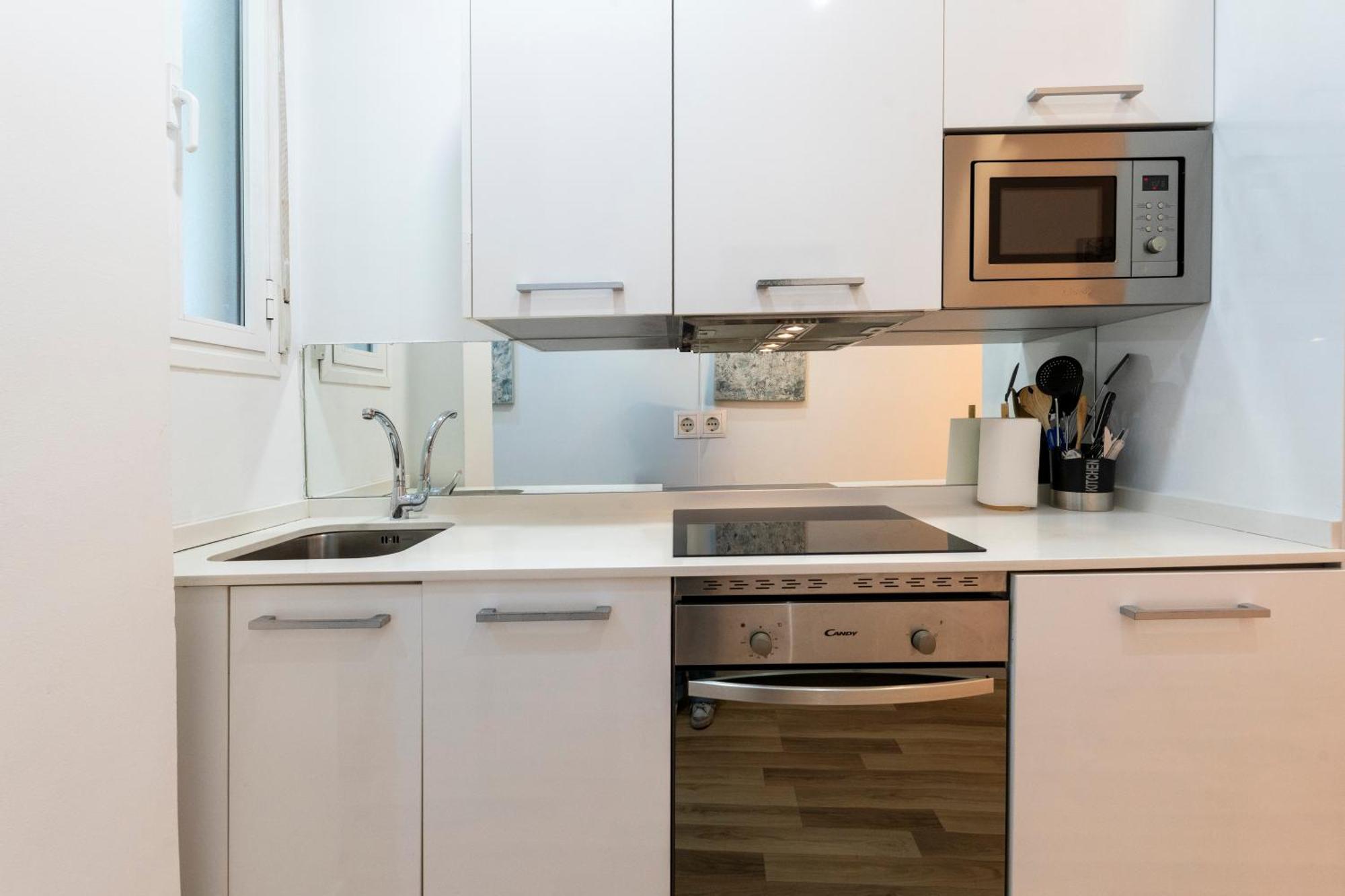 For You Rentals New Design Apartment Temporal Puerta Del Sol Pre10A マドリード エクステリア 写真