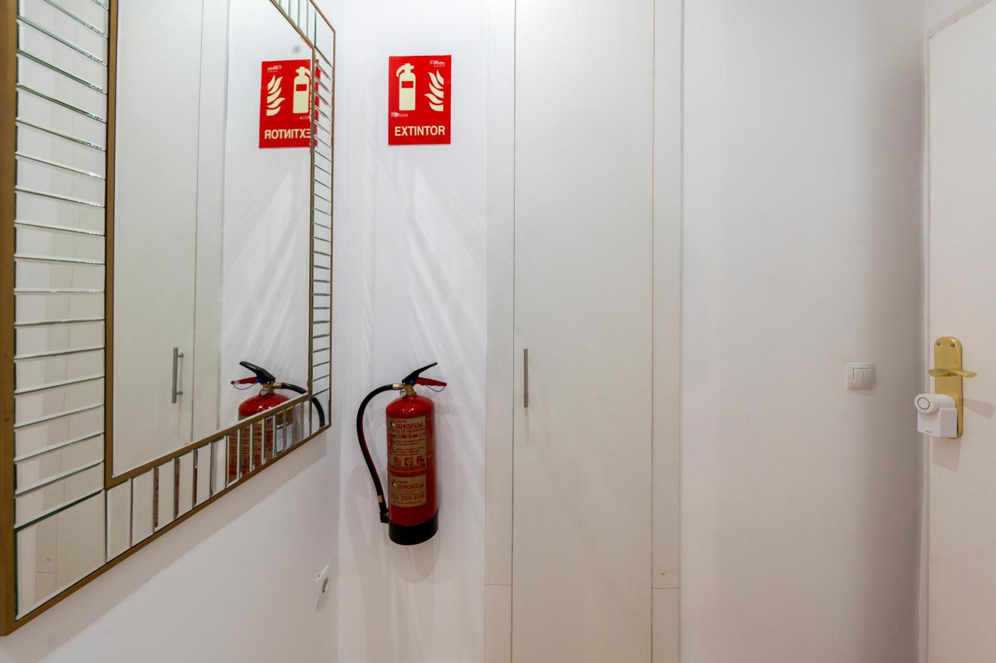 For You Rentals New Design Apartment Temporal Puerta Del Sol Pre10A マドリード エクステリア 写真